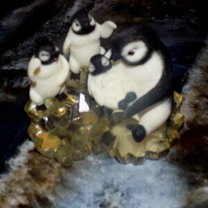 Arctic Lullaby "Arctic Escapades" Hamilton Collection Polar Playmate EUC
